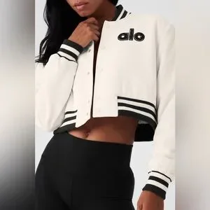 【ALO Yoga】CROPPED G.O.A.T JACKET 海外限定 ALO Yoga】CROPPED G.O.A.T JACKET 2カラー 海外限定 (ALO Yoga
